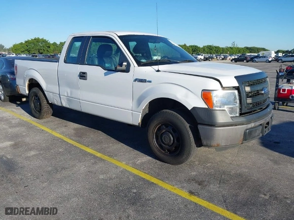 2014 Ford F-150 XL with VIN 1FTEX1CM5EKD69115, listed as a IAAI auction lot 41828506 with 188,824 mi miles. Bid and sale history available at carsss.com. Image 1.