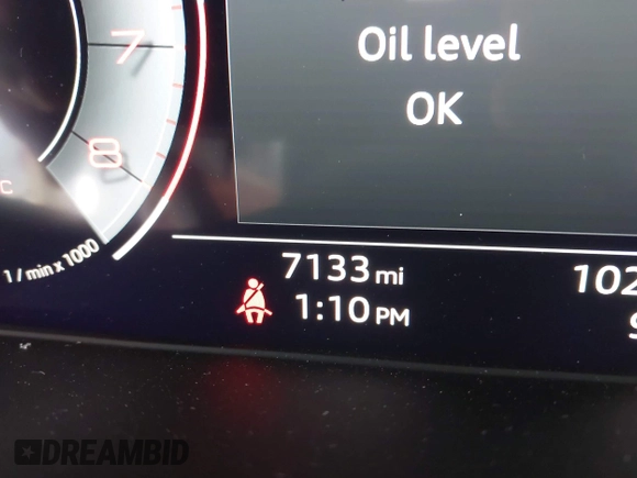 2024 Audi Q5 S line Premium z VIN WA1GAAFY5R2109175, wystawiony jako IAAI lot #41938991 z przebiegiem 7133 mil mil oraz . Historia ofert i sprzedaży dostępna na DreamBid. Obrazek 16.