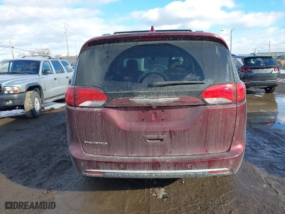 2017 Chrysler Pacifica Touring-L with VIN 2C4RC1BG3HR771245, listed as a IAAI auction lot 41463723 with NaN miles. Bid and sale history available at carsss.com. Image 16.