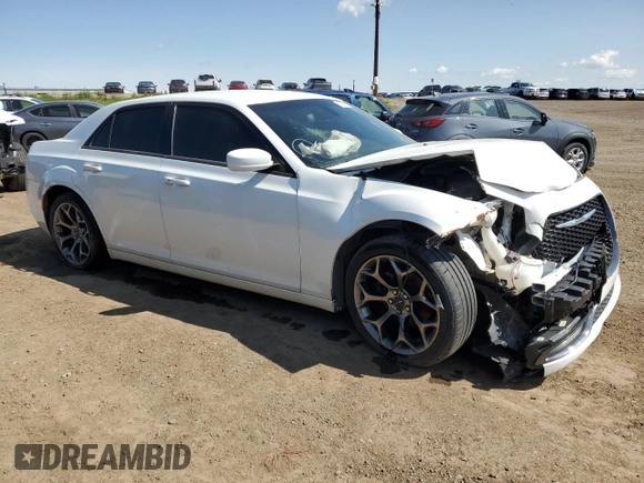2016 Chrysler 300 S z VIN 2C3CCABG5GH324866, wystawiony jako Copart lot #61854715 z przebiegiem 160 249 mil mil oraz Szkoda całkowita • Salvage title. Historia ofert i sprzedaży dostępna na DreamBid. Obrazek 4.