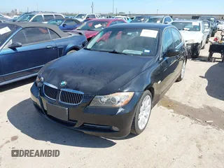 2006 BMW 3 Series 330i z VIN WBAVB335X6PS11101, wystawiony jako IAAI lot #41656554 z przebiegiem 136 673 mil mil oraz . Historia ofert i sprzedaży dostępna na DreamBid. Obrazek 2.