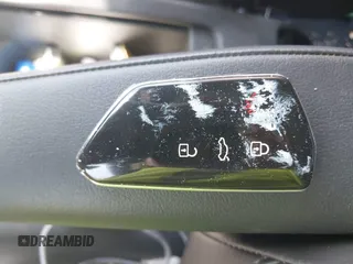 2022 Volkswagen ID.4 Pro S z VIN WVGGNPE24NP059968, wystawiony jako IAAI lot #42210089 z przebiegiem 36 860 mil mil oraz . Historia ofert i sprzedaży dostępna na DreamBid. Obrazek 11.