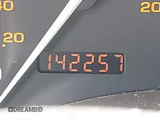 1999 Saturn SW z VIN 1G8ZK8270XZ189484, wystawiony jako IAAI lot #42265580 z przebiegiem 142 257 mil mil oraz . Historia ofert i sprzedaży dostępna na DreamBid. Obrazek 7.