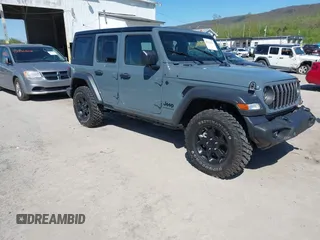 2024 Jeep Wrangler Sport S z VIN 1C4PJXDN2RW351741, wystawiony jako IAAI lot #42122651 z przebiegiem 4 241 mil mil oraz . Historia ofert i sprzedaży dostępna na DreamBid. Obrazek 1.