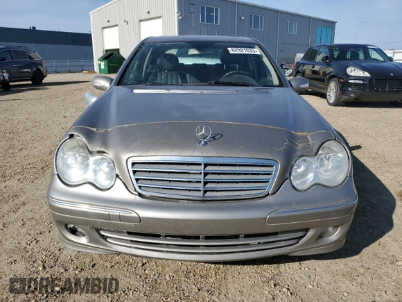 2006 Mercedes-Benz C 280 Luxury z VIN WDBRF92J66F818336, wystawiony jako Copart lot #62921035 z przebiegiem 247 178 mil mil oraz Czysty tytuł • Clean title. Historia ofert i sprzedaży dostępna na DreamBid. Obrazek 5.