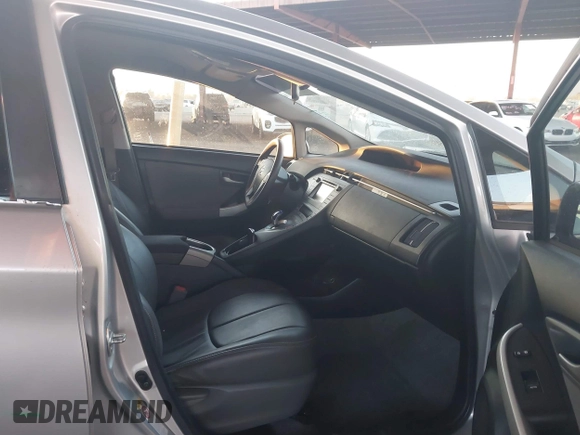 2015 Toyota Prius Four with VIN JTDKN3DU6F0480191, listed as a IAAI auction lot 41584260 with 91,292 mi miles. Bid and sale history available at carsss.com. Image 5.