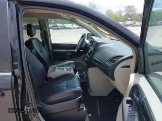 2014 Chrysler Town & Country Touring with VIN 2C4RC1BG2ER206979, listed as a IAAI auction lot 42200266 with 217,610 mi miles and . Bid and sale history available at DreamBid. Image 5.