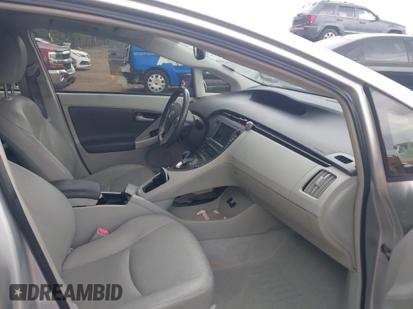 2010 Toyota Prius II z VIN JTDKN3DUXA0231563, wystawiony jako IAAI lot #42257975 z przebiegiem 198 000 mil mil oraz . Historia ofert i sprzedaży dostępna na DreamBid. Obrazek 5.
