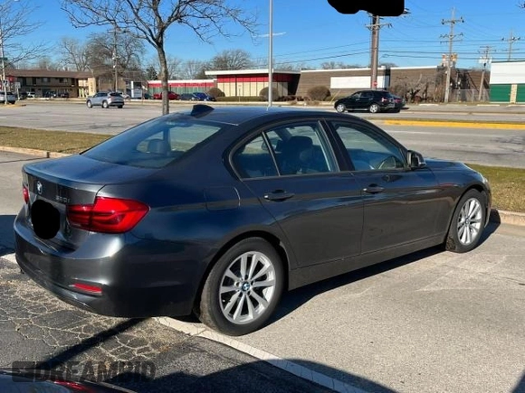 2018 BMW 3 Series 320i xDrive with VIN WBA8E5G54JNU47709, listed as a Copart auction lot 46378385 with 40,647 mi miles and Clean Title. Bid and sale history available at carsss.com. Image 4.