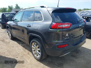 2017 Jeep Cherokee Limited z VIN 1C4PJMDB5HW608720, wystawiony jako IAAI lot #42615864 z przebiegiem 99 871 mil mil oraz . Historia ofert i sprzedaży dostępna na DreamBid. Obrazek 3.