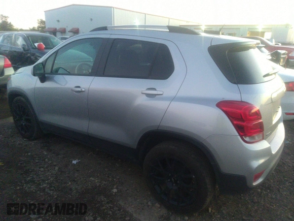 2022 Chevrolet Trax LT with VIN KL7CJLSMXNB517990, listed as a IAAI auction lot 36131444 with 20,228 mi miles. Bid and sale history available at carsss.com. Image 3.