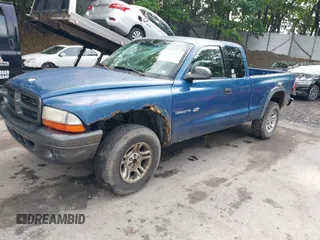 2002 Dodge Dakota с VIN 1B7GG12X62S641705, выставлен на аукционе IAAI как лот 42435567 с пробегом 176 930 миль миль и . История ставок и продаж доступна на DreamBid. Изображение 2.