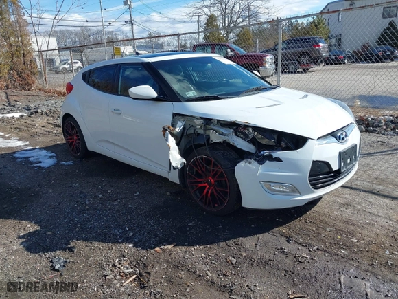 2015 Hyundai Veloster RE:FLEX with VIN KMHTC6AD9FU233378, listed as a IAAI auction lot 41428400 with 99,275 mi miles. Bid and sale history available at carsss.com. Image 1.