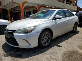 2015 Toyota Camry XLE z VIN 4T1BF1FK9FU090235, wystawiony jako Copart lot #48985835 z przebiegiem 69 410 mil mil oraz Szkoda całkowita • Salvage title. Historia ofert i sprzedaży dostępna na DreamBid. Obrazek 1.