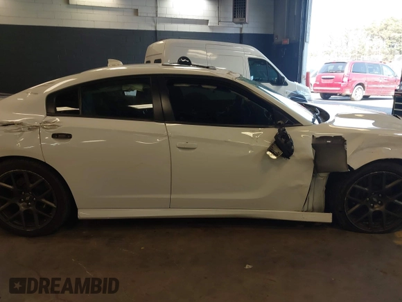 2019 Dodge Charger Scat Pack с VIN 2C3CDXGJ4KH674406, выставлен на аукционе IAAI как лот 42083857 с пробегом 54 510 миль миль и . История ставок и продаж доступна на DreamBid. Изображение 13.