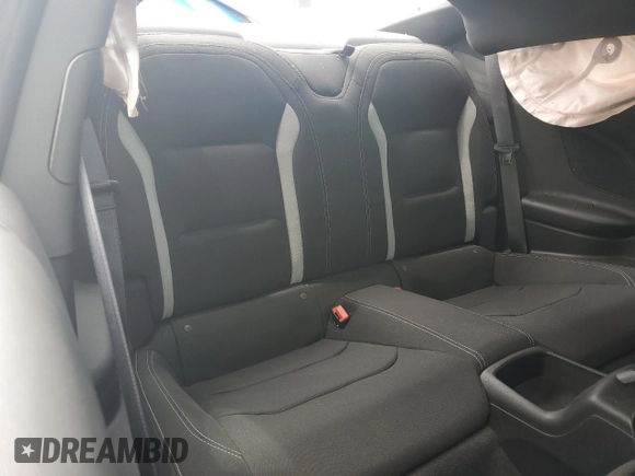 2024 Chevrolet Camaro 1LT z VIN 1G1FB1RS7R0108703, wystawiony jako Copart lot #55221005 z przebiegiem Nie podano mil oraz Nie do naprawy • Non repairable. Historia ofert i sprzedaży dostępna na DreamBid. Obrazek 10.
