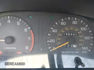 1996 Toyota Camry DX z VIN JT2BG12K3T0381929, wystawiony jako IAAI lot #42336120 z przebiegiem 198 942 mil mil oraz . Historia ofert i sprzedaży dostępna na DreamBid. Obrazek 7.
