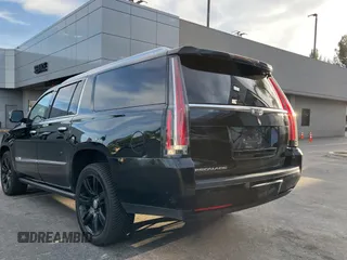 2017 Cadillac Escalade ESV Premium Luxury z VIN 1GYS4JKJ7HR346802, wystawiony jako Copart lot #50456265 z przebiegiem 153 186 mil mil oraz Szkoda całkowita • Salvage title. Historia ofert i sprzedaży dostępna na DreamBid. Obrazek 3.
