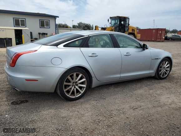 2011 Jaguar XJ with VIN SAJWA1CB9BLV05595, listed as a Copart auction lot 54947855 with 39,516 mi miles and Salvage Title. Bid and sale history available at carsss.com. Image 3.