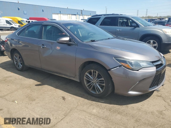 2015 Toyota Camry XLE with VIN 4T1BF1FK9FU921460, listed as a Copart auction lot 54565755 with 291,530 mi miles and Clean Title. Bid and sale history available at carsss.com. Image 4.