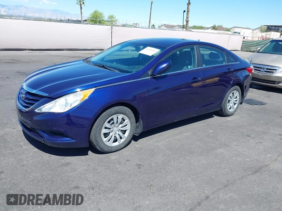 2013 Hyundai Sonata GLS z VIN 5NPEB4AC7DH566018, wystawiony jako IAAI lot #42249681 z przebiegiem 100 998 mil mil oraz . Historia ofert i sprzedaży dostępna na DreamBid. Obrazek 2.