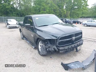 2017 Ram 1500 Express z VIN 1C6RR7KG9HS686899, wystawiony jako IAAI lot #42346420 z przebiegiem 163 273 mil mil oraz . Historia ofert i sprzedaży dostępna na DreamBid. Obrazek 1.