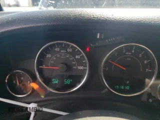 2013 Jeep Wrangler Unlimited Freedom z VIN 1C4BJWDGXDL702914, wystawiony jako Copart lot #49461175 z przebiegiem 191 610 mil mil oraz Czysty tytuł • Clean title. Historia ofert i sprzedaży dostępna na DreamBid. Obrazek 9.