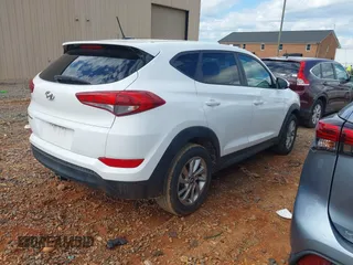 2017 Hyundai Tucson SE z VIN KM8J23A49HU580043, wystawiony jako IAAI lot #42181640 z przebiegiem 113 976 mil mil oraz . Historia ofert i sprzedaży dostępna na DreamBid. Obrazek 4.