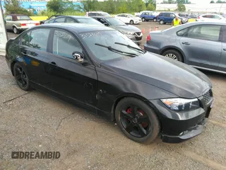 2007 BMW 3 Series 328i z VIN WBAVA33557KX81461, wystawiony jako IAAI lot #39971585 z przebiegiem 109 522 mil mil oraz . Historia ofert i sprzedaży dostępna na DreamBid. Obrazek 1.