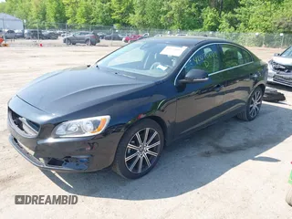 2018 Volvo S60 Inscription z VIN LYV402HK9JB167612, wystawiony jako IAAI lot #42076803 z przebiegiem 67 153 mil mil oraz . Historia ofert i sprzedaży dostępna na DreamBid. Obrazek 2.