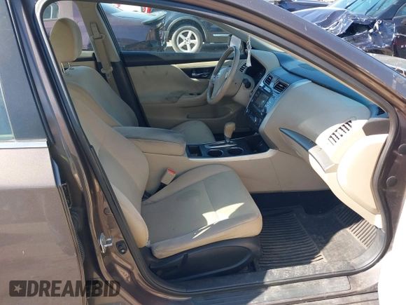 2015 Nissan Altima SV z VIN 1N4AL3AP8FC154011, wystawiony jako IAAI lot #42352693 z przebiegiem 178 851 mil mil oraz . Historia ofert i sprzedaży dostępna na DreamBid. Obrazek 5.