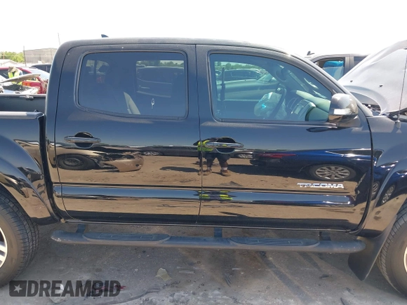 2014 Toyota Tacoma PreRunner with VIN 3TMJU4GN0EM160403, listed as a IAAI auction lot 41979894 with 169,941 mi miles. Bid and sale history available at carsss.com. Image 13.