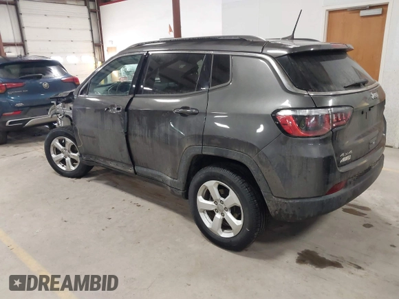 2018 Jeep Compass Latitude z VIN 3C4NJDBB8JT202632, wystawiony jako IAAI lot #41650505 z przebiegiem 118 777 mil mil oraz . Historia ofert i sprzedaży dostępna na DreamBid. Obrazek 3.