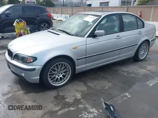 2005 BMW 3 Series 325i with VIN WBAAZ33485KP91350, listed as a IAAI auction lot 41536220 with 153,894 mi miles and . Bid and sale history available at DreamBid. Image 2.