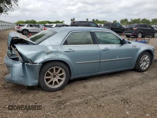 2008 Chrysler 300 Limited z VIN 2C3KA33G68H267705, wystawiony jako Copart lot #54414425 z przebiegiem 141 010 mil mil oraz Szkoda całkowita • Salvage title. Historia ofert i sprzedaży dostępna na DreamBid. Obrazek 3.