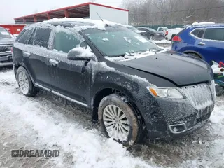 2013 Lincoln MKX with VIN 2LMDJ8JK6DBL21851, listed as a IAAI auction lot 41537216 with 194,126 mi miles. Bid and sale history available at carsss.com. Image 1.