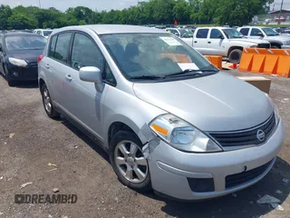 2012 Nissan Versa S z VIN 3N1BC1CP6CK805631, wystawiony jako IAAI lot #42271569 z przebiegiem 168 352 mil mil oraz . Historia ofert i sprzedaży dostępna na DreamBid. Obrazek 1.