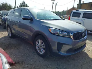 2020 Kia Sorento S z VIN 5XYPG4A57LG667674, wystawiony jako IAAI lot #41956371 z przebiegiem 103 976 mil mil oraz . Historia ofert i sprzedaży dostępna na DreamBid. Obrazek 1.