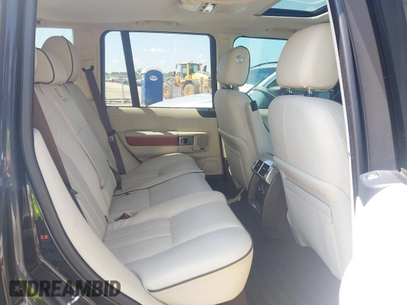 2011 Land Rover Range Rover HSE with VIN SALME1D42BA330542, listed as a IAAI auction lot 42783951 with 100,054 mi miles and . Bid and sale history available at DreamBid. Image 8.