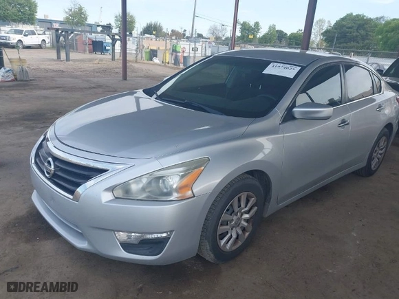 2013 Nissan Altima 2.5 S with VIN 1N4AL3AP1DN435181, listed as a IAAI auction lot 41974025 with 143,434 mi miles. Bid and sale history available at carsss.com. Image 2.