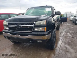 2007 Chevrolet Silverado 1500 Classic LT1 with VIN 1GCEK19Z97Z155160, listed as a IAAI auction lot 41659252 with 320,093 mi miles. Bid and sale history available at carsss.com. Image 17.