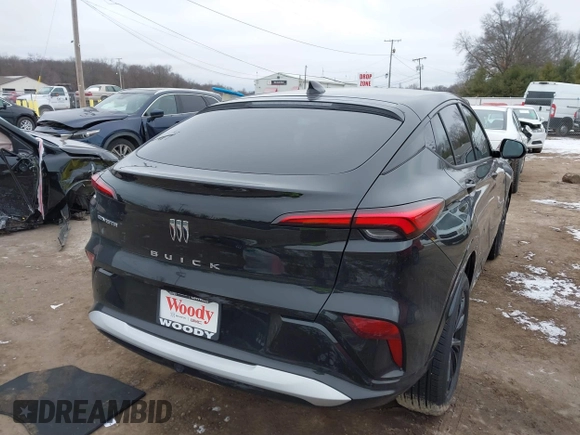 2025 Buick Envista Sport Touring with VIN KL47LBEPXSB032964, listed as a IAAI auction lot 41253381 with 889 mi miles and . Bid and sale history available at DreamBid. Image 4.
