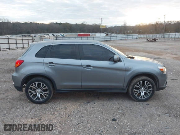 2018 Mitsubishi Outlander ES z VIN JA4AP3AU1JZ034958, wystawiony jako IAAI lot #41298536 z przebiegiem 145 267 mil mil oraz . Historia ofert i sprzedaży dostępna na DreamBid. Obrazek 14.