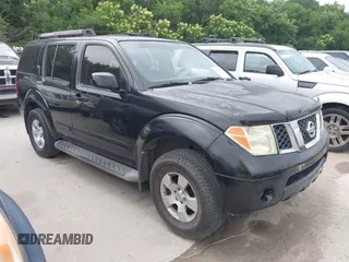 2007 Nissan Pathfinder S z VIN 5N1AR18U37C632647, wystawiony jako IAAI lot #42301831 z przebiegiem 229 813 mil mil oraz . Historia ofert i sprzedaży dostępna na DreamBid. Obrazek 1.