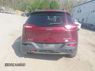 2018 Jeep Cherokee Trailhawk с VIN 1C4PJMBX1JD619990, выставлен на аукционе IAAI как лот 42240308 с пробегом Не указан миль и . История ставок и продаж доступна на DreamBid. Изображение 17.