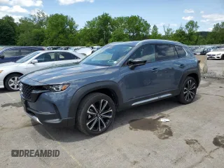 2025 Mazda CX-50 Premium z VIN 7MMVABDY0SN328586, wystawiony jako Copart lot #58698845 z przebiegiem 5 014 mil mil oraz Szkoda całkowita • Salvage title. Historia ofert i sprzedaży dostępna na DreamBid. Obrazek 1.