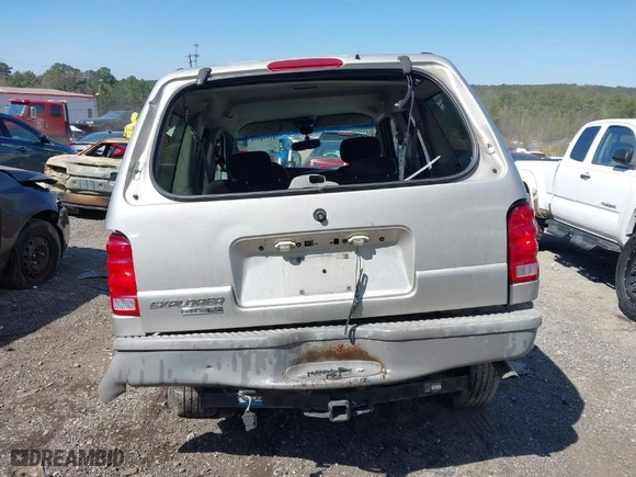 2003 Ford Explorer Sport XLS with VIN 1FMYU60E53UA58801, listed as a IAAI auction lot 41774731 with 227,937 mi miles. Bid and sale history available at carsss.com. Image 11.