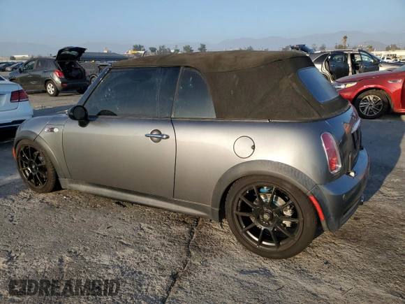 2008 MINI Convertible S z VIN WMWRH33558TJ45177, wystawiony jako Copart lot #79543814 z przebiegiem 102 421 mil mil oraz Szkoda całkowita • Salvage title. Historia ofert i sprzedaży dostępna na DreamBid. Obrazek 2.