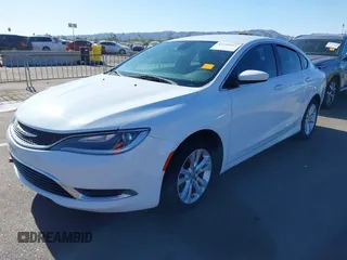 2015 Chrysler 200 Limited z VIN 1C3CCCAB7FN752316, wystawiony jako IAAI lot #42105851 z przebiegiem 126 185 mil mil oraz . Historia ofert i sprzedaży dostępna na DreamBid. Obrazek 2.
