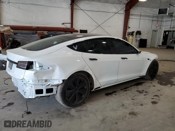 2024 Tesla Model S with VIN 5YJSA1E56RF538488, listed as a Copart auction lot 54702885 with 9,470 mi miles and Salvage title. Bid and sale history available at DreamBid. Image 3.